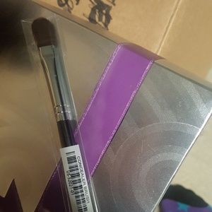 Younique concealer brush